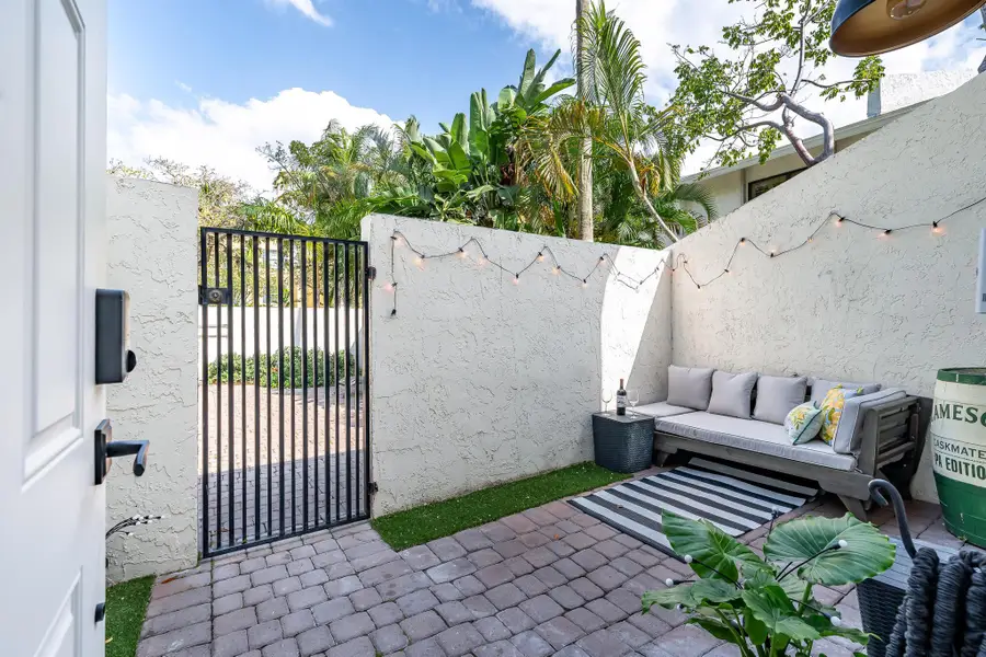 563 NE 7th Avenue, Fort Lauderdale, FL 33301 - #2