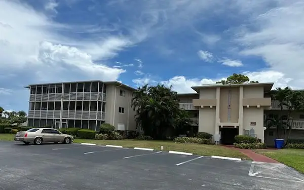 2562 Garden Drive N #305, ,, FL 33461