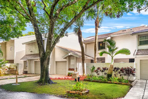 6595 Parkview Drive #D, Boca Raton, FL 33433