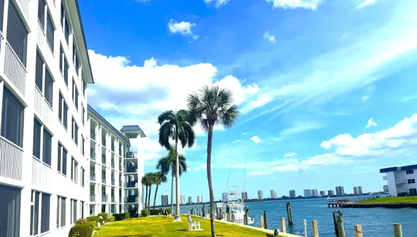 100 Paradise Harbour Boulevard #212, North Palm Beach, FL 33408