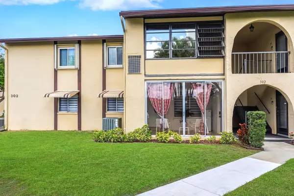 302 Pine Ridge Circle #A-2, ,, FL 33463