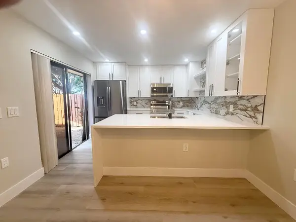205 Charter Way, West Palm Beach, FL 33407