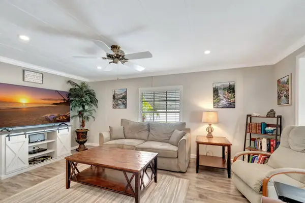 14001 Kingston Bay, Boynton Beach, FL 33436