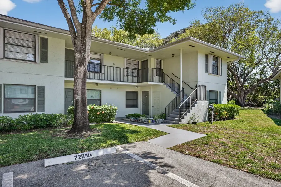 2301 Sabal Ridge Court #H, Palm Beach Gardens, FL 33418 - #2