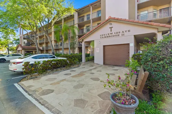 1251 SW 125th Avenue #105t, Pembroke Pines, FL 33027