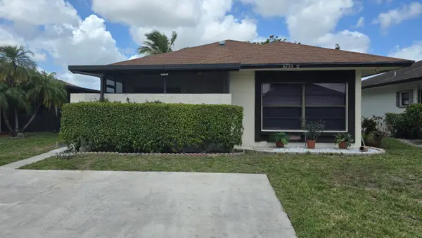 5255 Mendoza Street, West Palm Beach, FL 33415