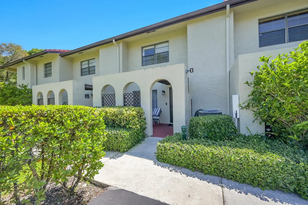 21207 Lago Circle, Boca Raton, FL 33433 - #1