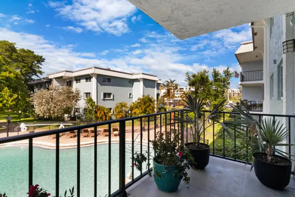 3004 NE 5th Terrace Ne #Apt 210c, Fort Lauderdale, FL 33334