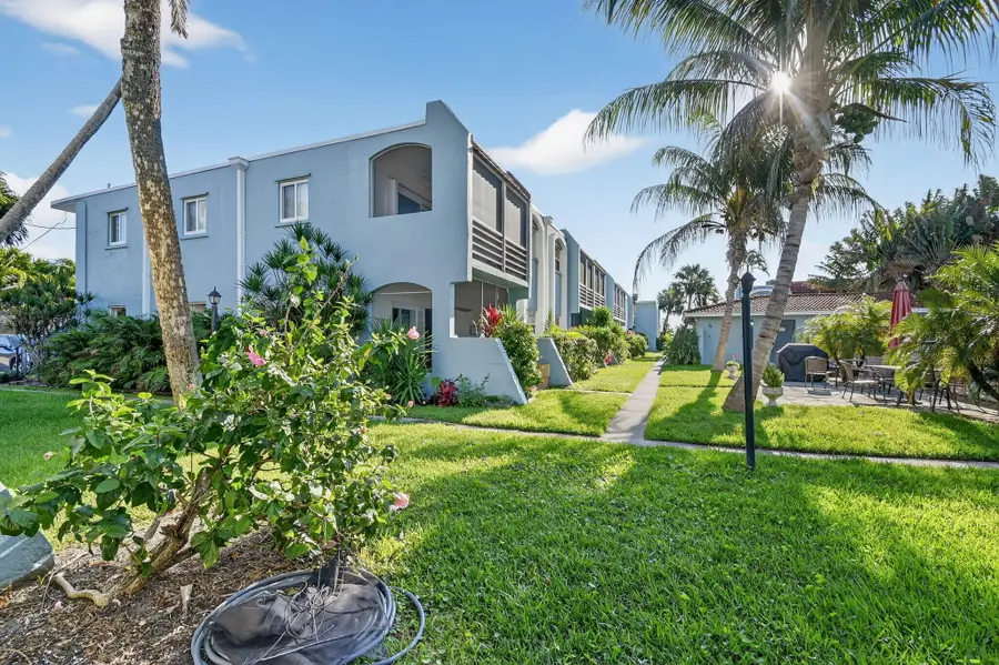 1432 S Lakeside Drive #4, Lake Worth Beach, FL 33460 - #2