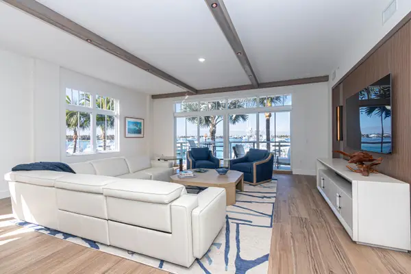 184 Lake Drive #3201, Palm Beach Shores, FL 33404