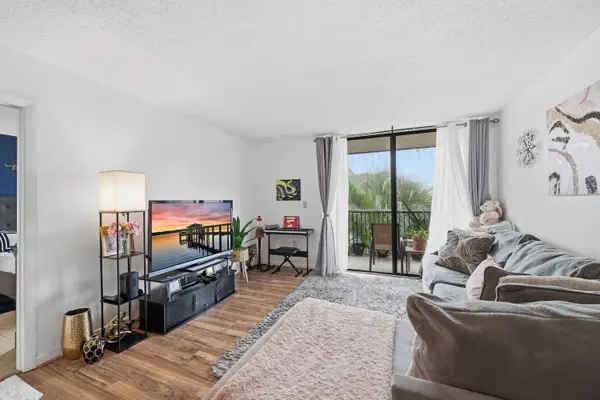 5570 NW 44th Street #313a, Lauderhill, FL 33319