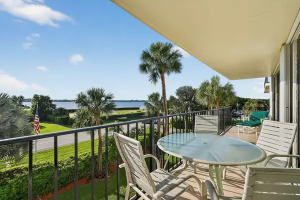 3460 S Ocean Boulevard #2090, Palm Beach, FL 33480