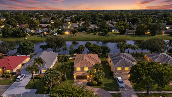 2462 Westmont Place, Royal Palm Beach, FL 33411