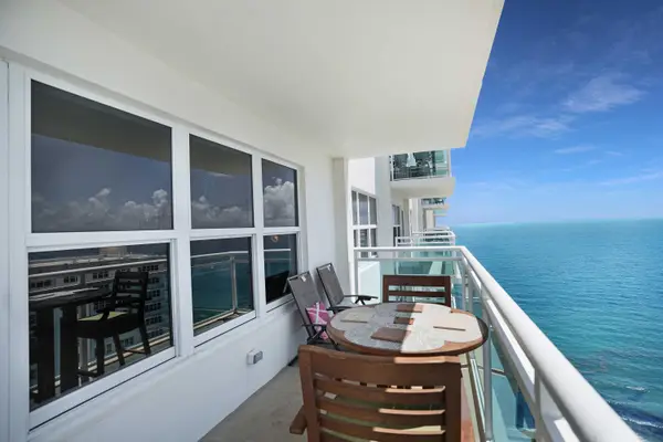 3900 Galt Ocean Drive #2204, Fort Lauderdale, FL 33308