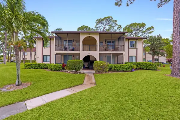 322 Knotty Pine Circle #D2, ,, FL 33463