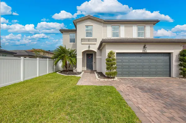 7742 NW Gladwell Lane, Port St Lucie, FL 34987