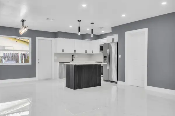 915 SW 3rd Street, Boynton Beach, FL 33435