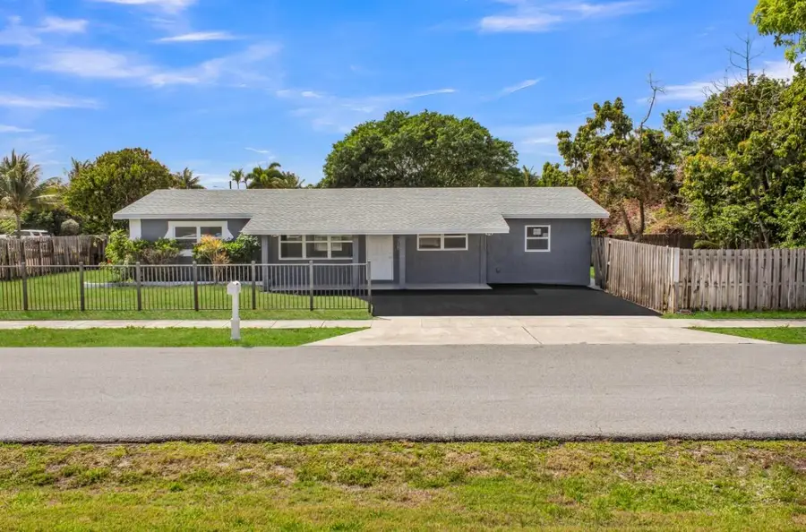 915 SW 3rd Street, Boynton Beach, FL 33435 - #3
