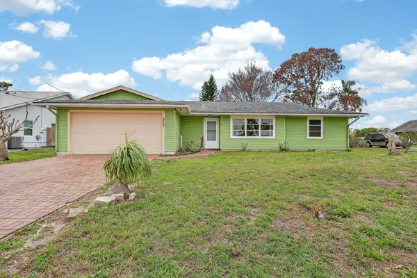 372 SW Carter Avenue, Port St Lucie, FL 34983