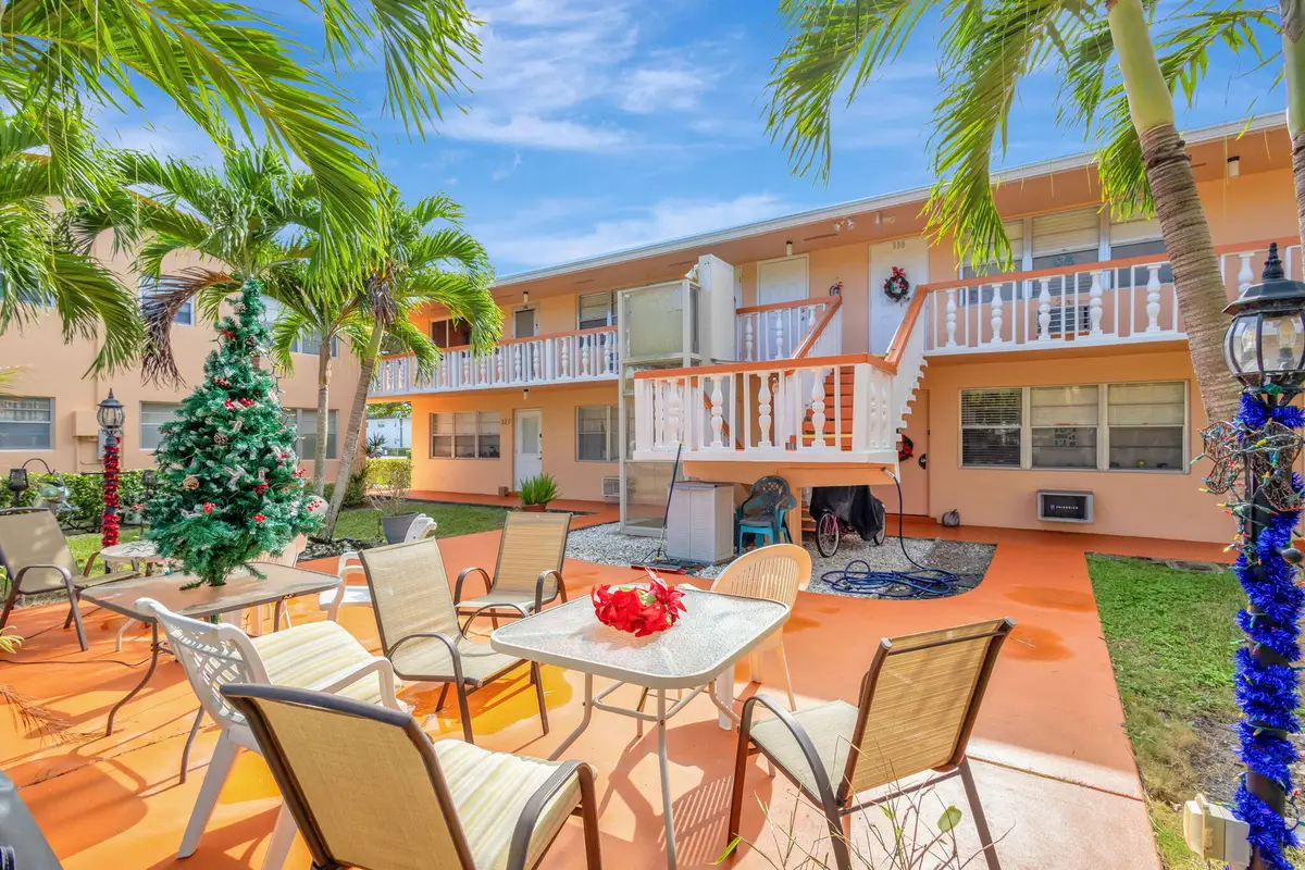 332 Sheffield N, West Palm Beach, FL 33417 - #1