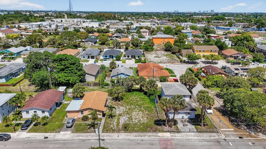 1204 W 35th Street, Riviera Beach, FL 33404 - #3