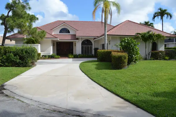 4 Lochwick Road, Palm Beach Gardens, FL 33418