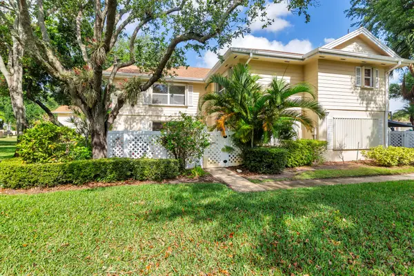 8142 Bridgewater Court #42c, Lake Clarke Shores, FL 33406