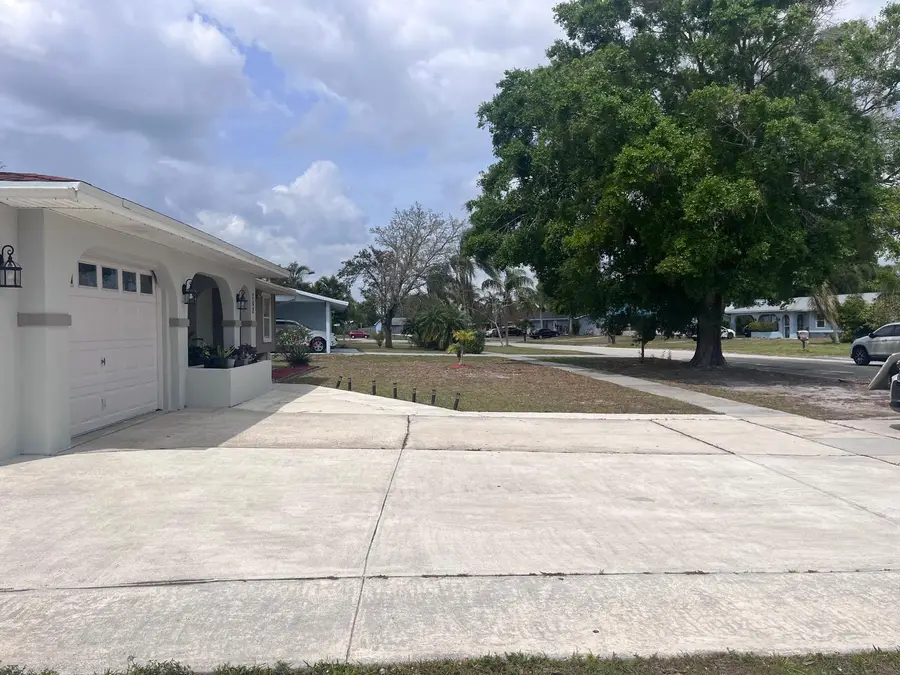 262 NE Floresta Drive, Port Saint Lucie, FL 34983 - #3