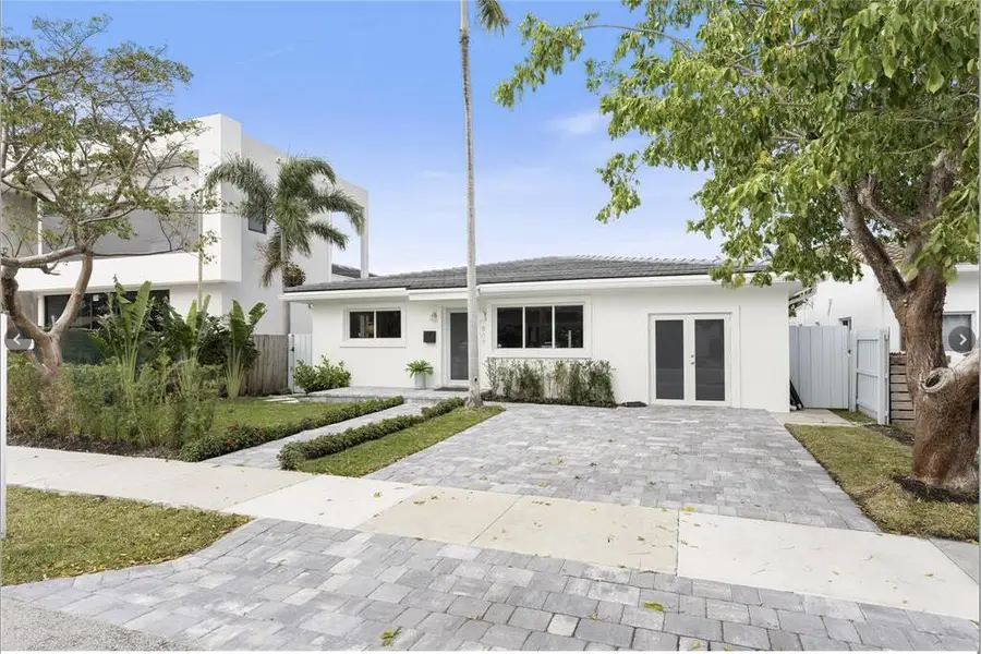 807 SE 11th Court, Fort Lauderdale, FL 33316 - #2
