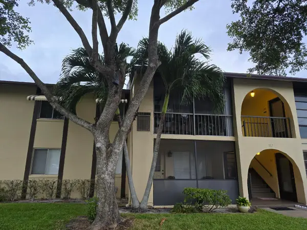 317 Pine Ridge Circle, ,, FL 33463