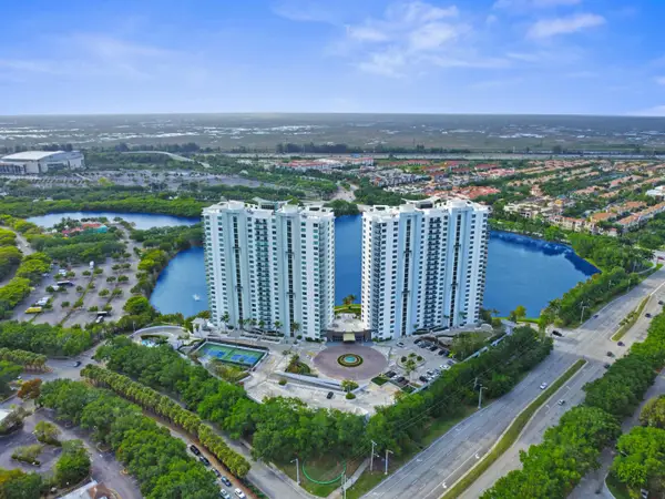 2641 N Flamingo Road #2108 N, Plantation, FL 33323