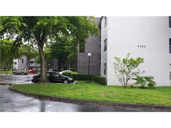 8450 Lagos De Campo Boulevard #201, Tamarac, FL 33321