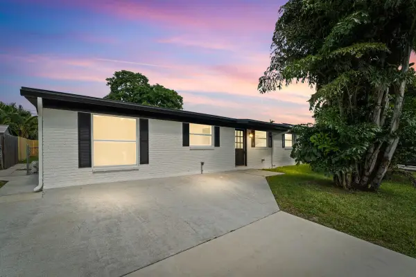 3797 Bahama Road, Palm Beach Gardens, FL 33410