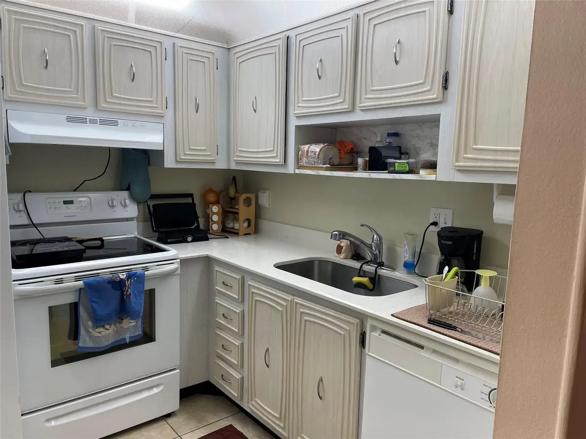 2821 Somerset Drive #118, Lauderdale Lakes, FL 33311 - #1