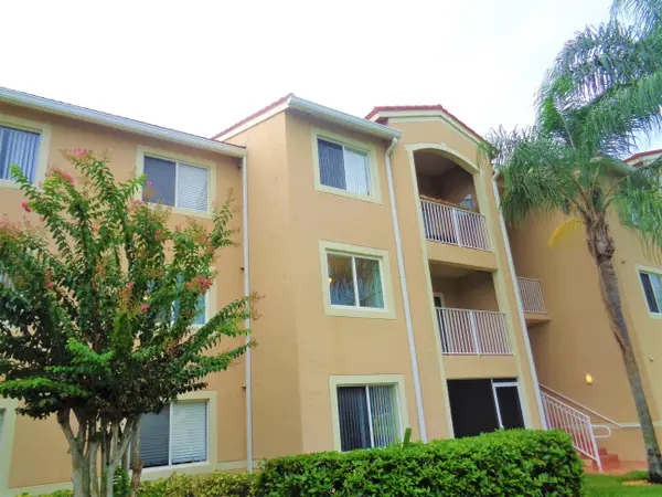 1650 N 42nd Circle #206, Vero Beach, FL 32967