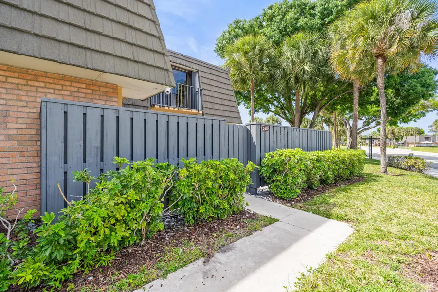 3611 36th Way, West Palm Beach, FL 33407 - #2