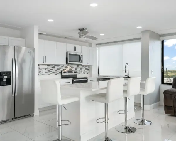 1500 Presidential Way #806, West Palm Beach, FL 33401