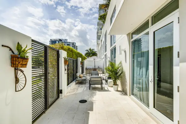 401 N Birch Road #Th3, Fort Lauderdale, FL 33304