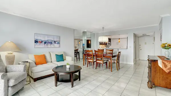 427 Golden Isles Drive #5j, Hallandale Beach, FL 33009