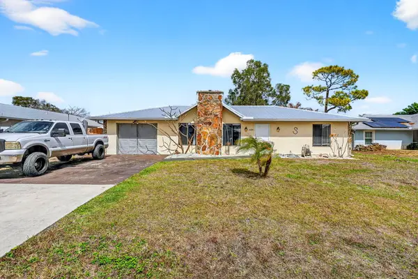 2289 SE Carnation Road, Port St Lucie, FL 34952
