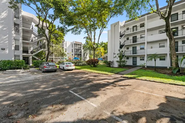 471 N Pine Island Road #302d, Plantation, FL 33324