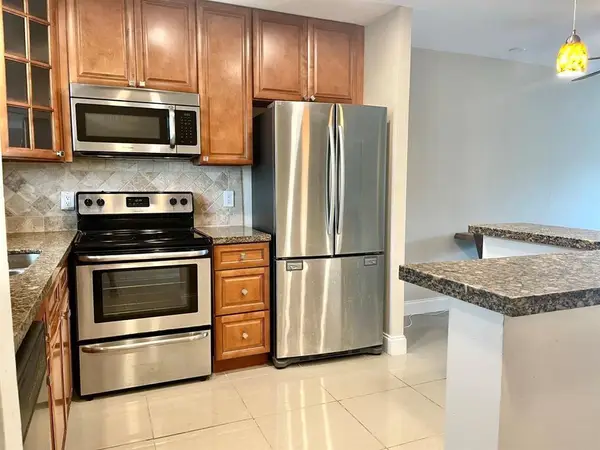 809 W Oakland Park Boulevard #J12, Oakland Park, FL 33311