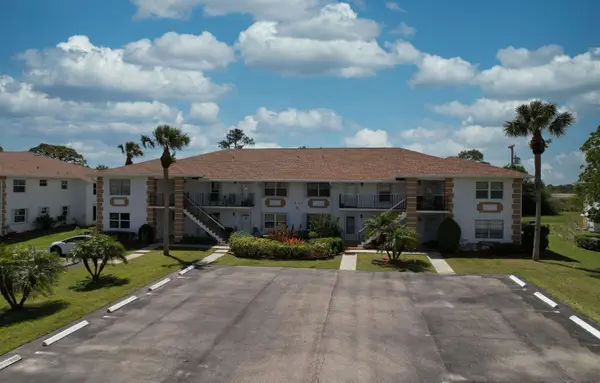 1217 S Lakes End Drive #1, Fort Pierce, FL 34982