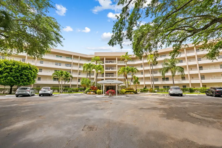 3960 Oaks Clubhouse Drive #304, Pompano Beach, FL 33069 - #3