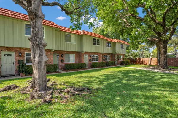 16 NE 20th Court #B8, Wilton Manors, FL 33305