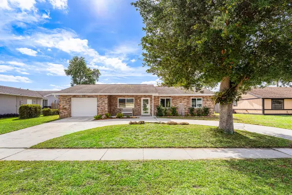 144 Cordoba Circle, Royal Palm Beach, FL 33411