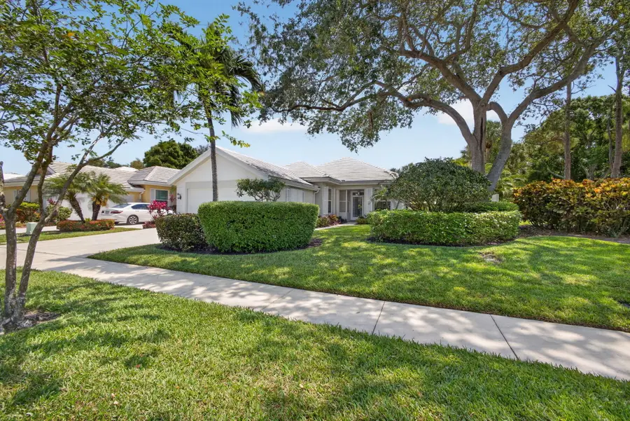 8773 Wakefield Drive, Palm Beach Gardens, FL 33410 - #3