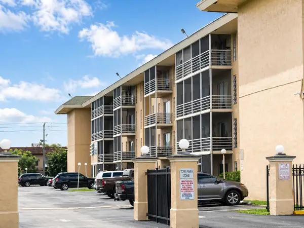 4848 NW 24th Court #327, Lauderdale Lakes, FL 33313