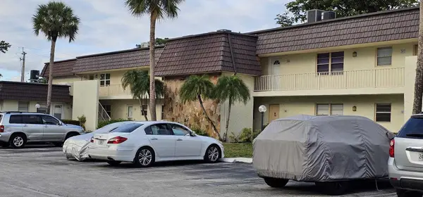 12005 Poinciana Boulevard #102, Royal Palm Beach, FL 33411