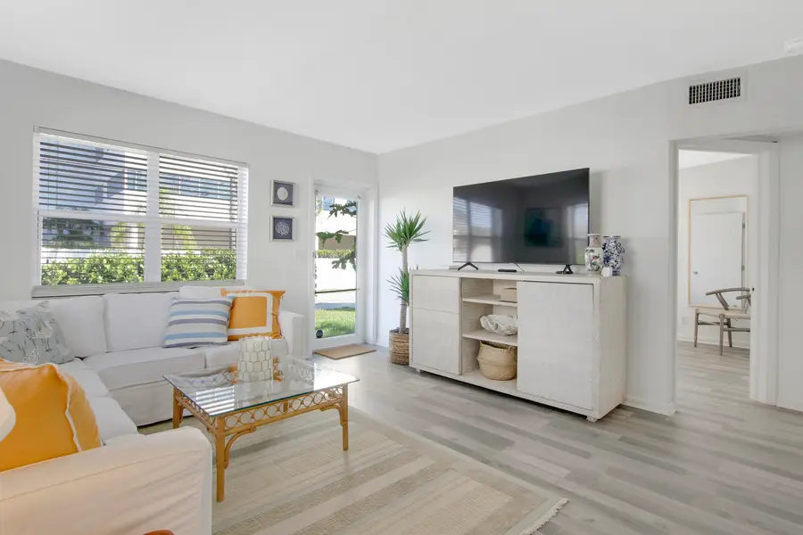 157 E 25th Street, Riviera Beach, FL 33404 - #2
